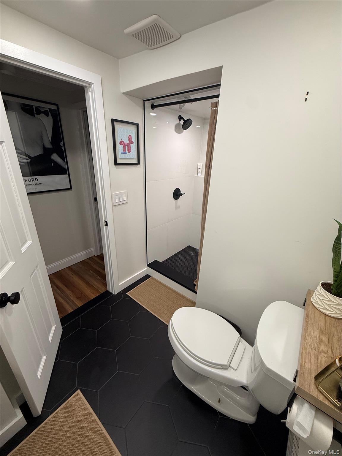 #10 photo, 547 Middle Street, North Babylon , NY 11703