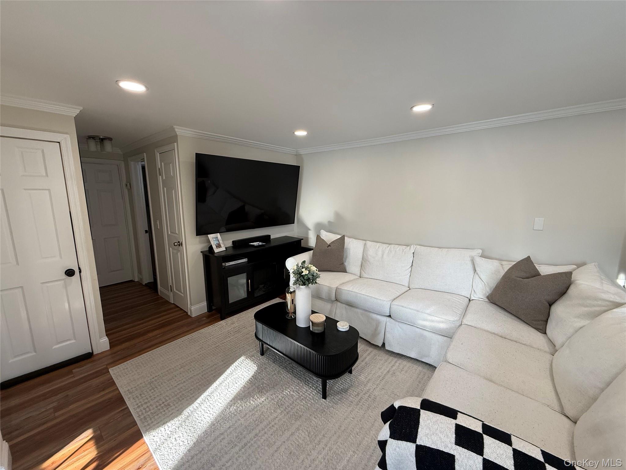 #2 photo, 547 Middle Street, North Babylon , NY 11703