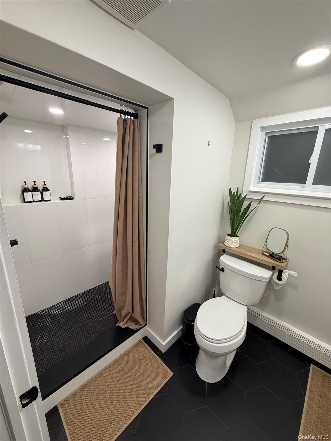 #9 photo, 547 Middle Street, North Babylon , NY 11703