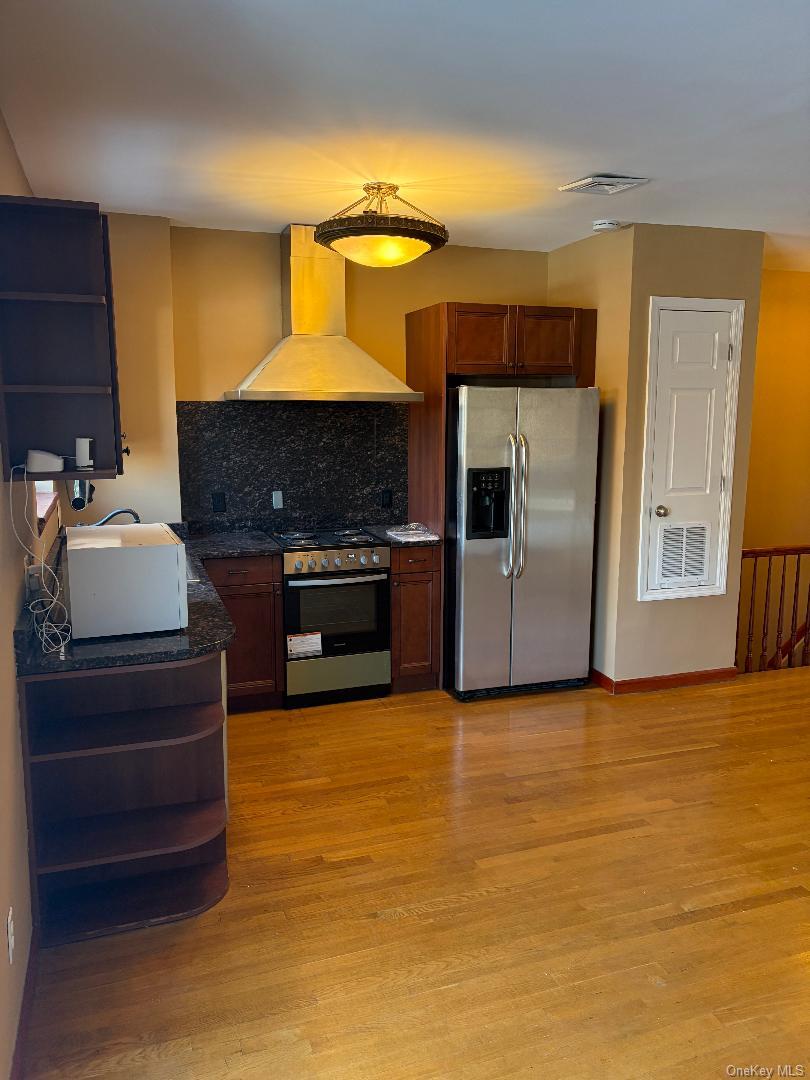 #5 photo, 3014 31st Avenue, Куинс ‖ Astoria , NY 11106