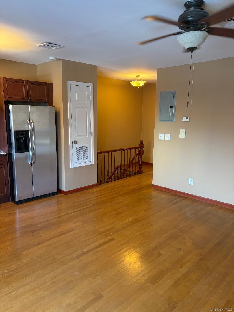 #8 photo, 3014 31st Avenue, Куинс ‖ Astoria , NY 11106