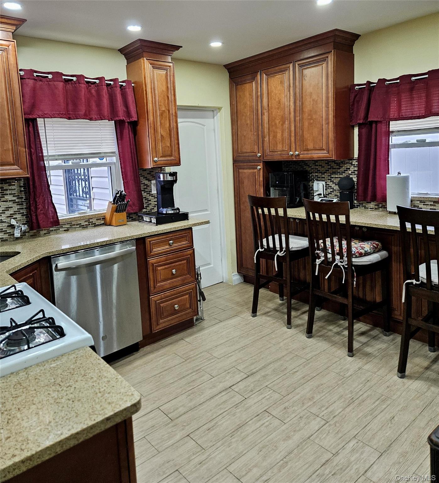 #3 photo, 4734 206th Street, কুইন্‌স Bayside , NY 11361