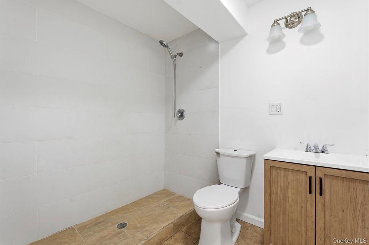 #18 photo, 134 W Yaphank Road, Coram , NY 11727