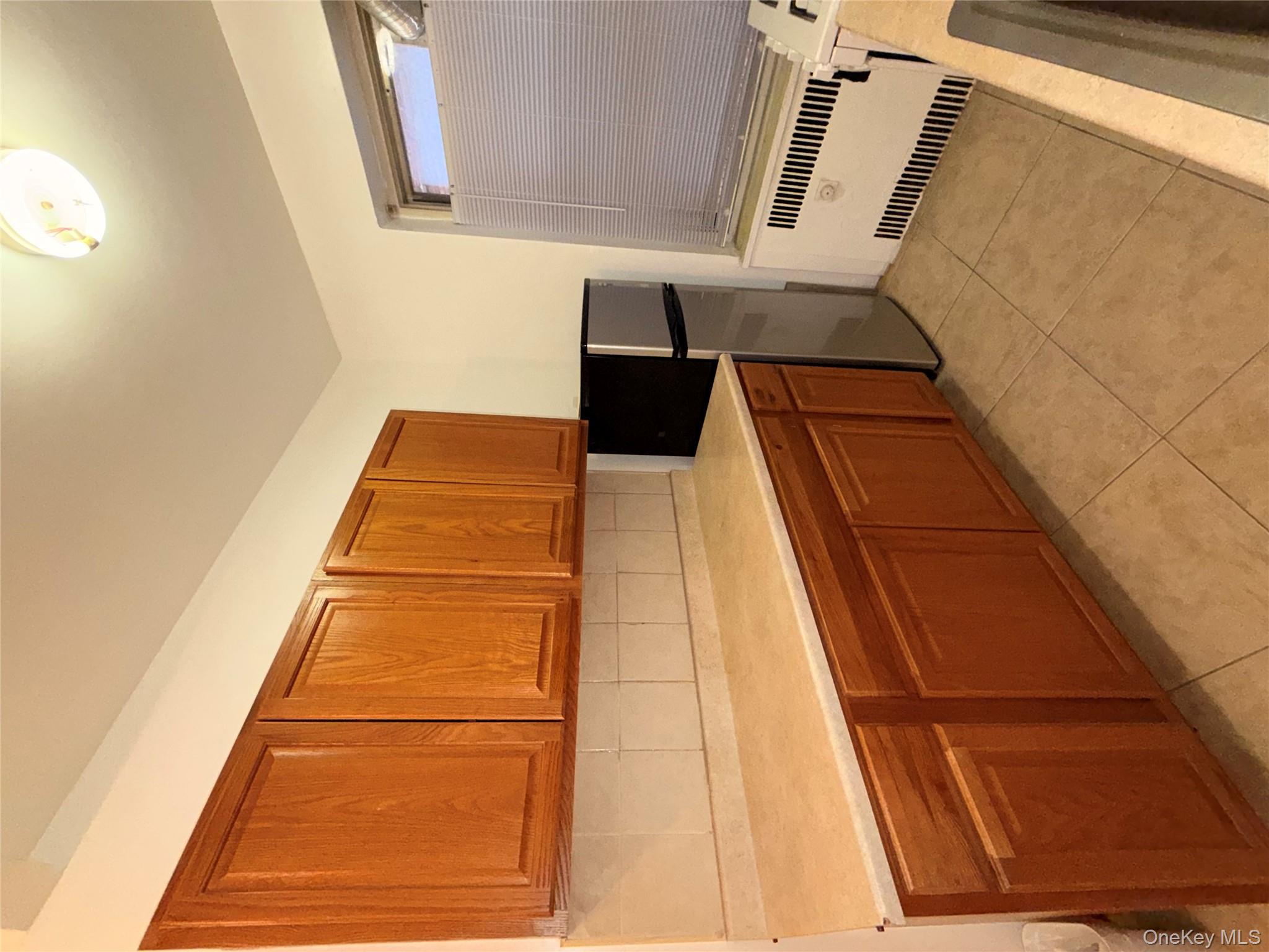 #9 photo, 61-41 Saunders St, Rego Park , NY 11374