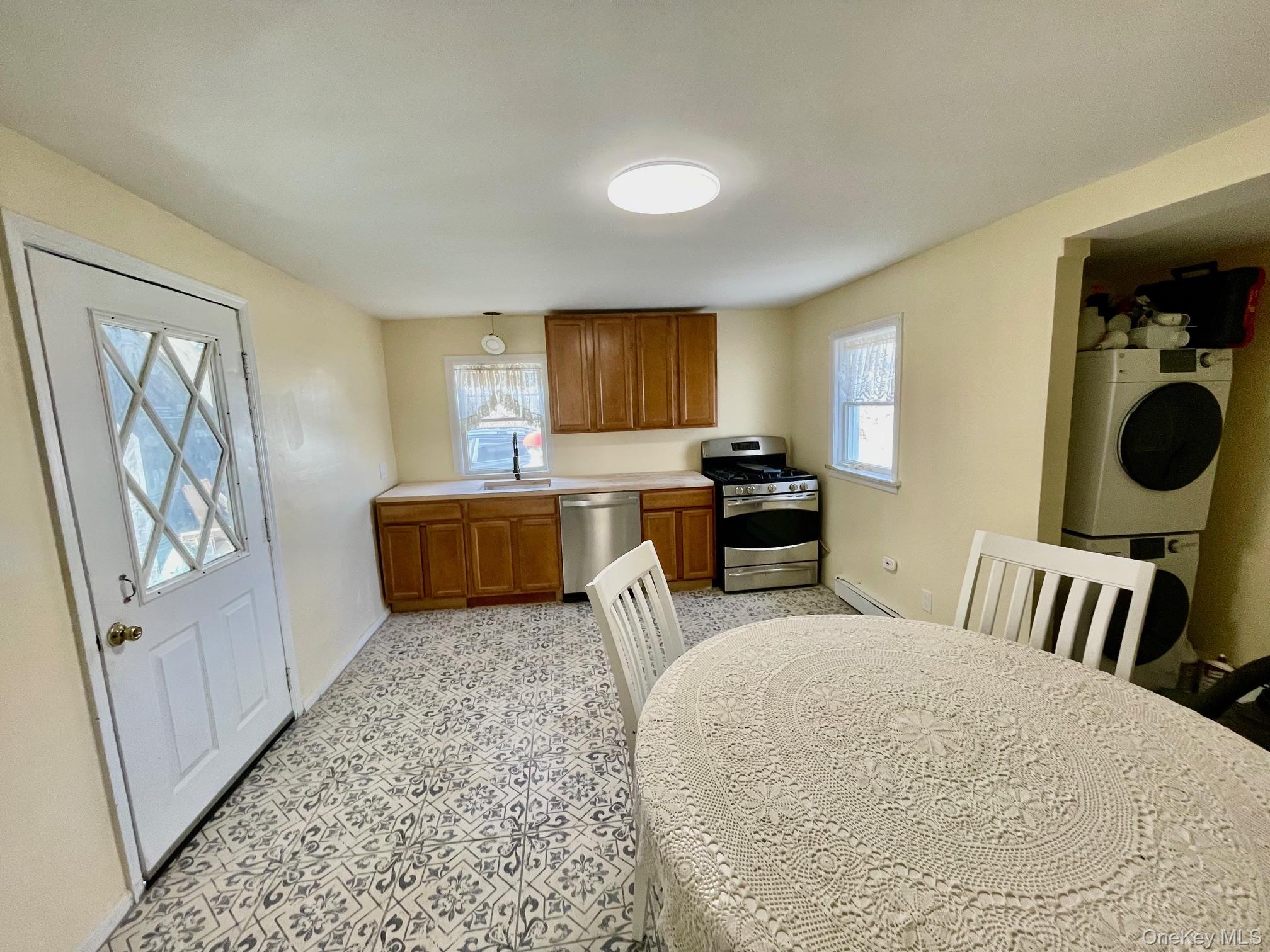 #5 photo, 427 4th Street, Greenport , NY 11944