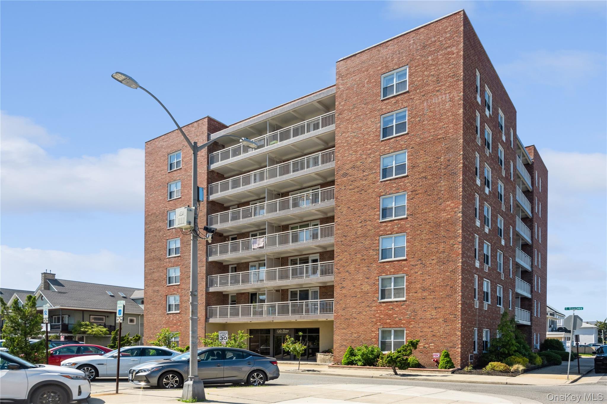 #5 photo, 855 E Broadway, Нассау ‖ Long Beach , NY 11561