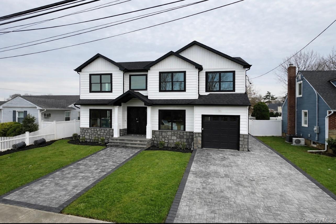 #1 photo, 3860 Hudson Avenue, 長島 Seaford , NY 11783