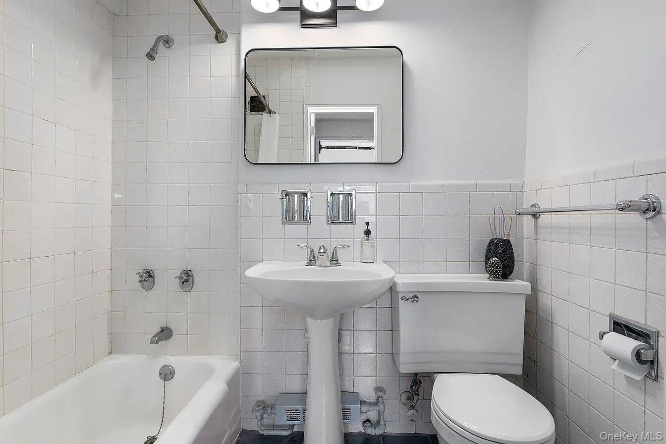 #4 photo, 345 E 69th Street, New York (Manhattan) , NY 10021