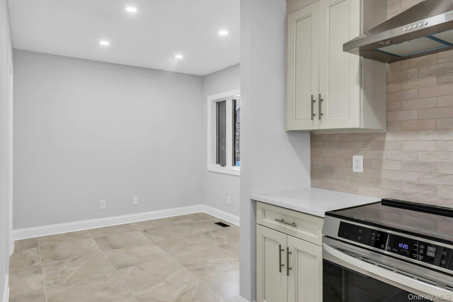 #13 photo, 3 Willada Lane, Нассау ‖ Glen Cove , NY 11542