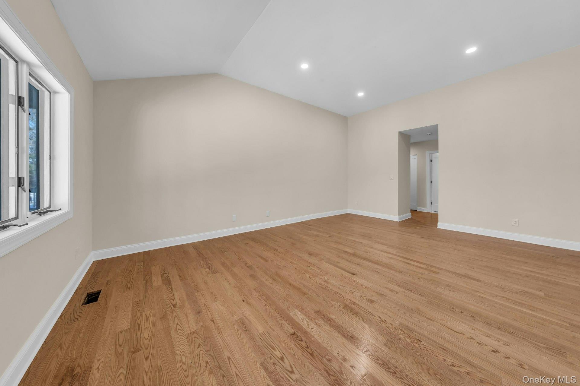 #14 photo, 3 Willada Lane, Нассау ‖ Glen Cove , NY 11542