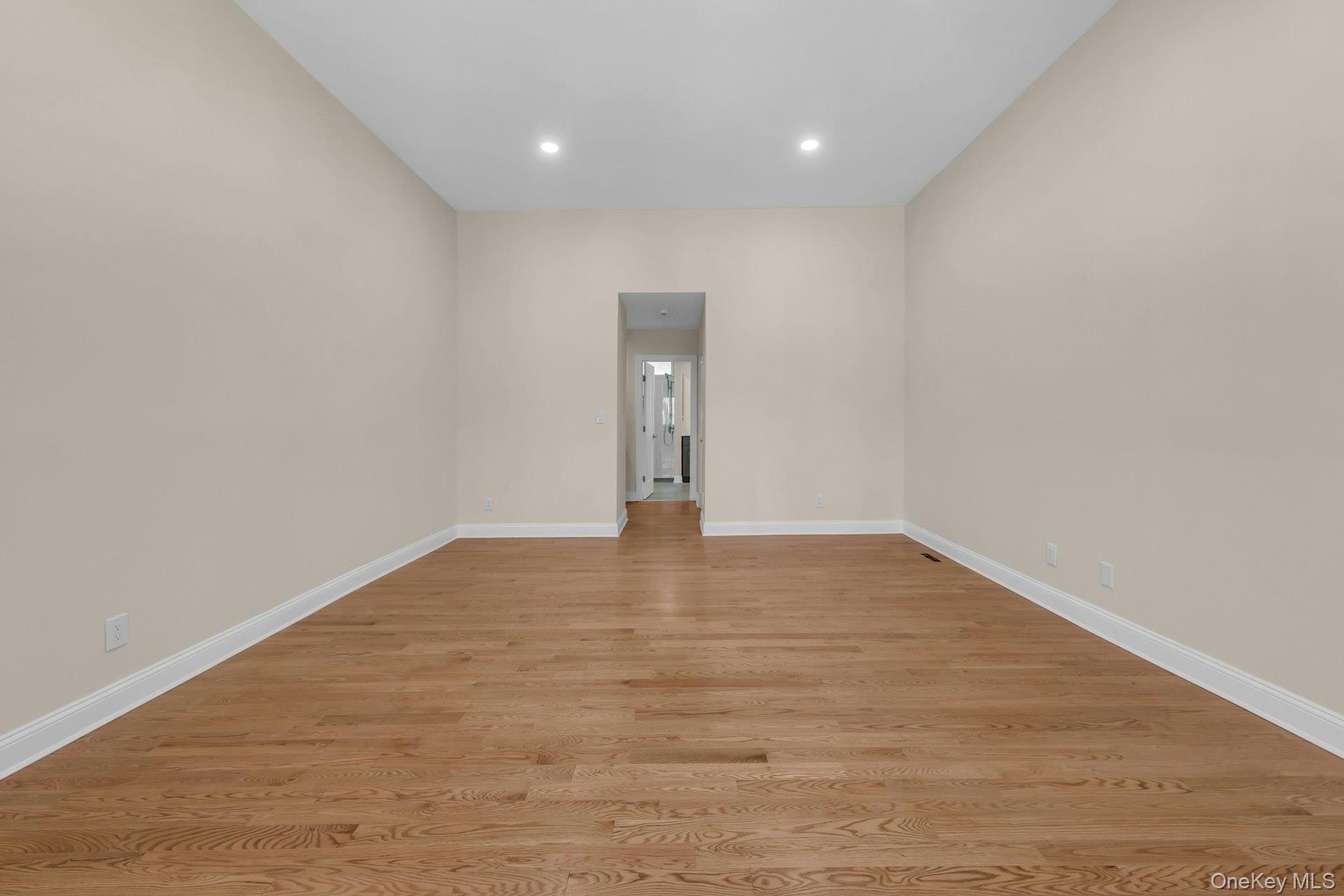 #16 photo, 3 Willada Lane, Нассау ‖ Glen Cove , NY 11542