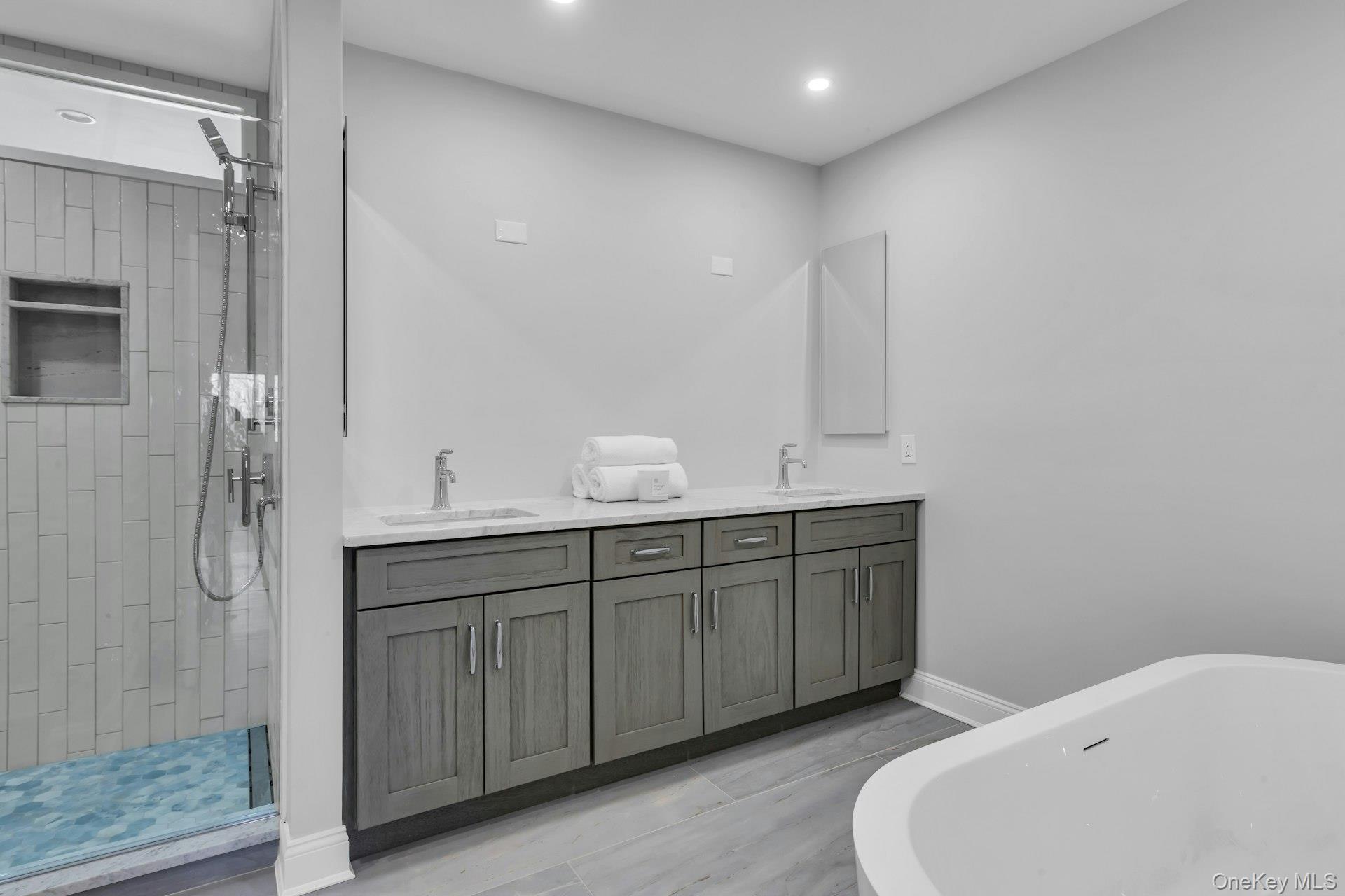 #17 photo, 3 Willada Lane, Нассау ‖ Glen Cove , NY 11542