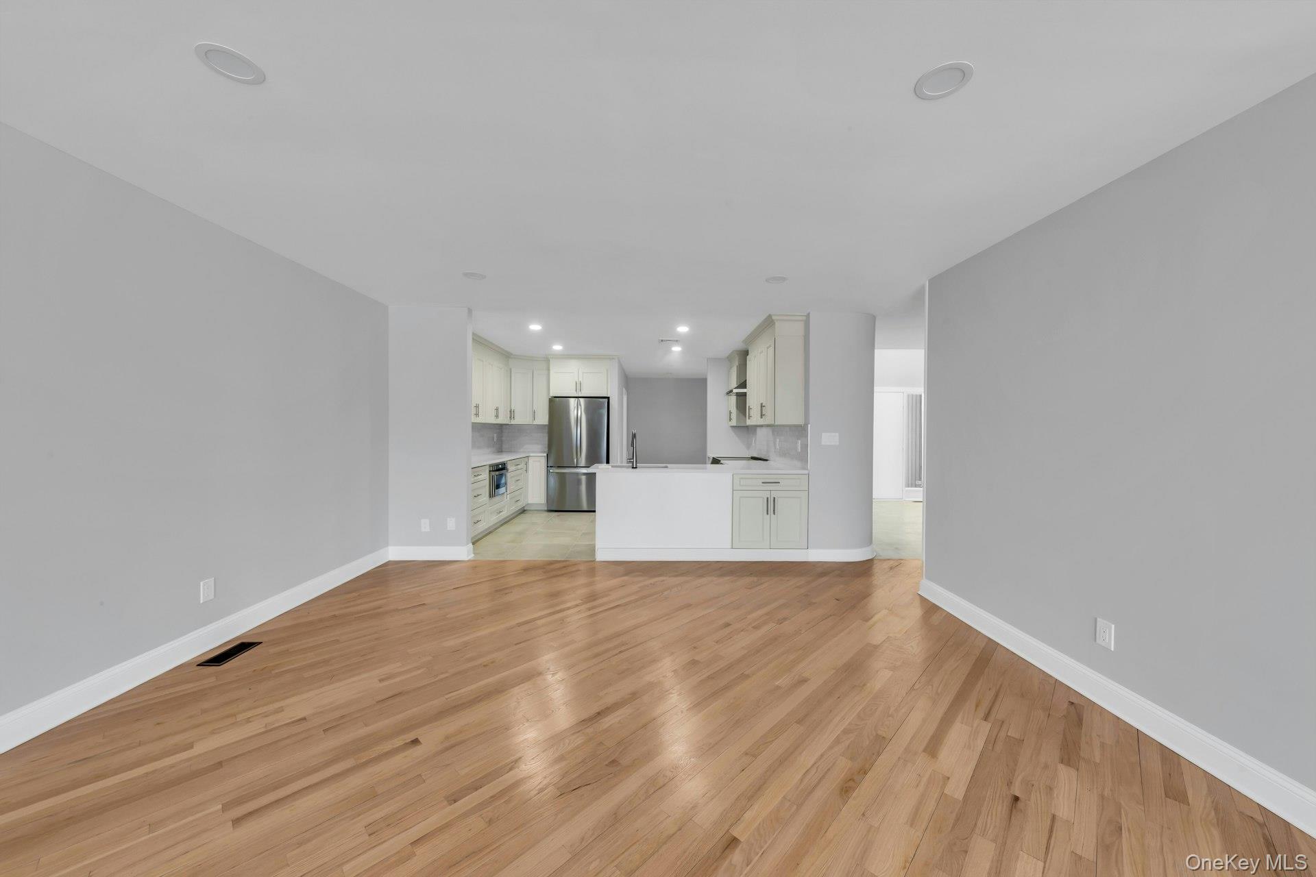 #9 photo, 3 Willada Lane, Нассау ‖ Glen Cove , NY 11542