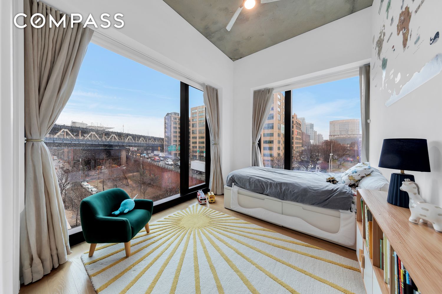 #8 photo, 98 Front Street, Dumbo , NY 11201