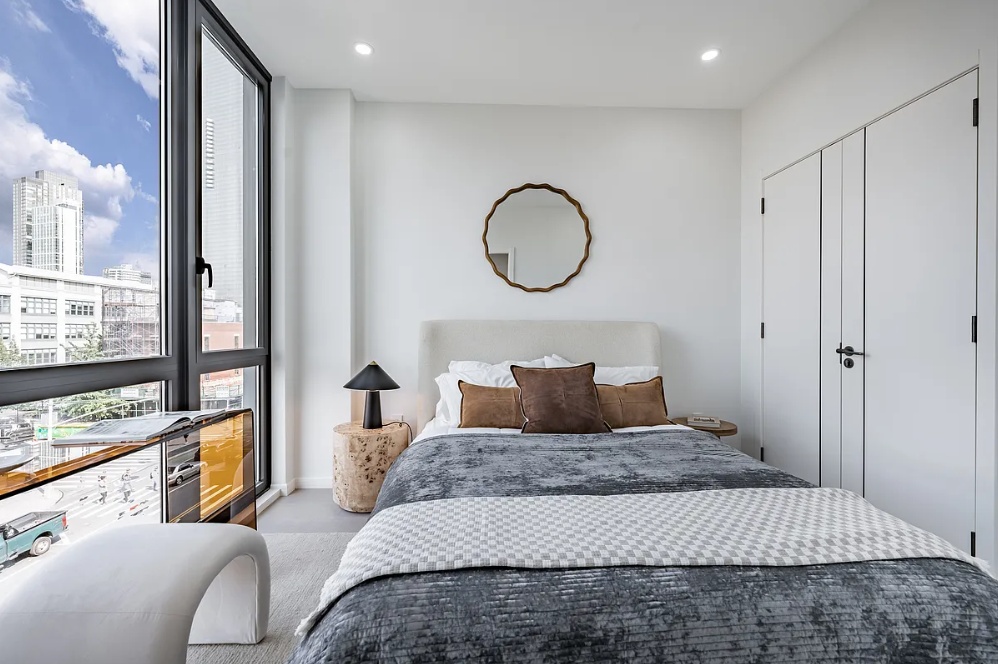 #5 photo, 11-52 44th Drive, Long Island City , NY 11101