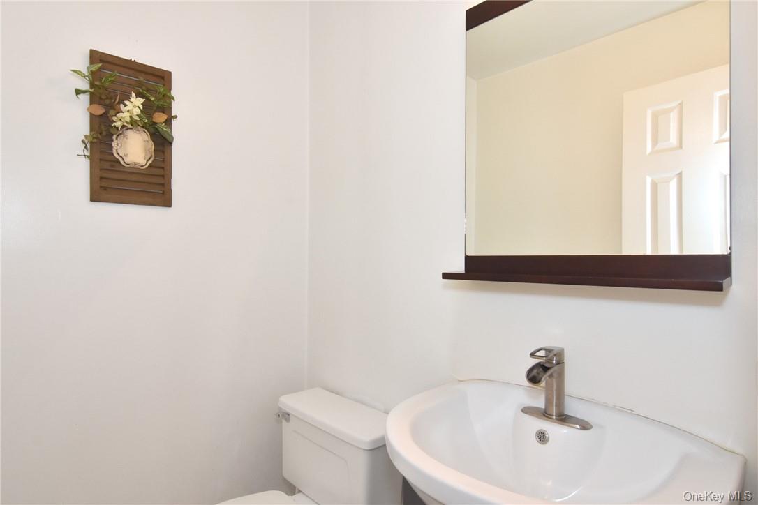 #10 photo, 352 Carroll Close, Tarrytown , NY 10591