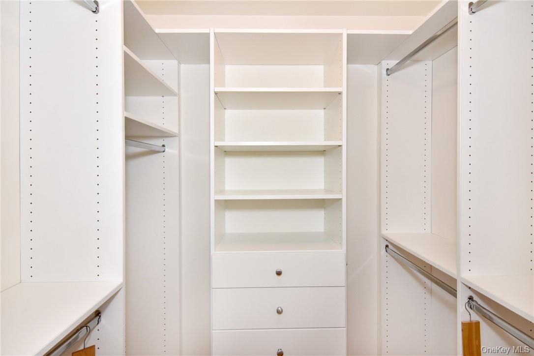 #13 photo, 352 Carroll Close, Tarrytown , NY 10591