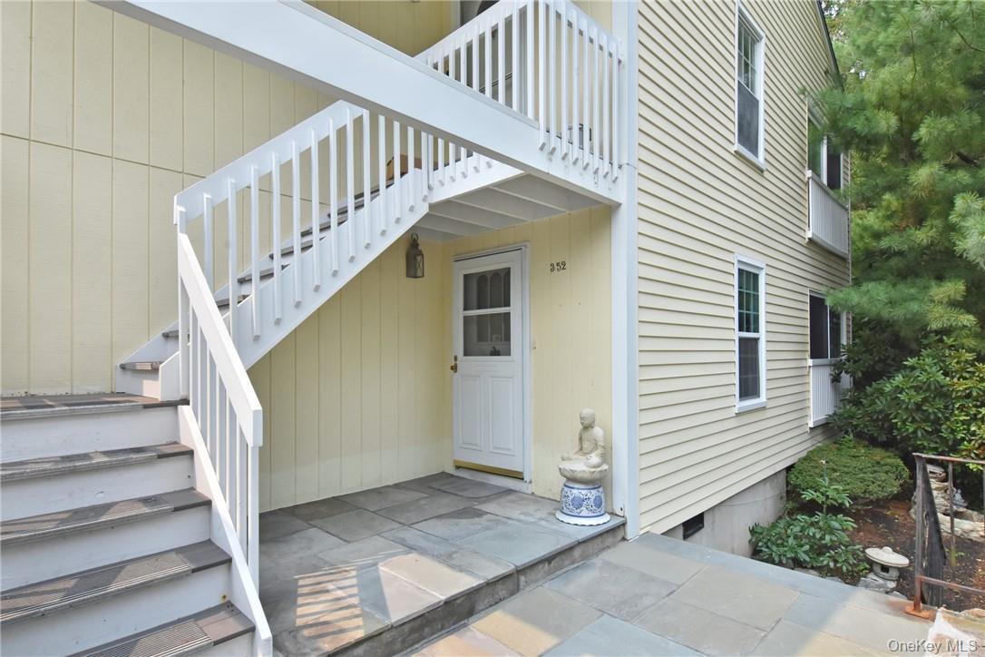 #2 photo, 352 Carroll Close, Tarrytown , NY 10591