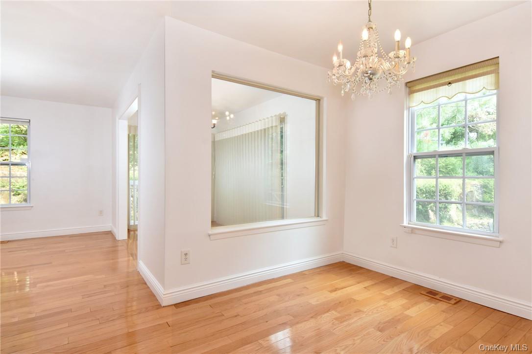 #7 photo, 352 Carroll Close, Tarrytown , NY 10591