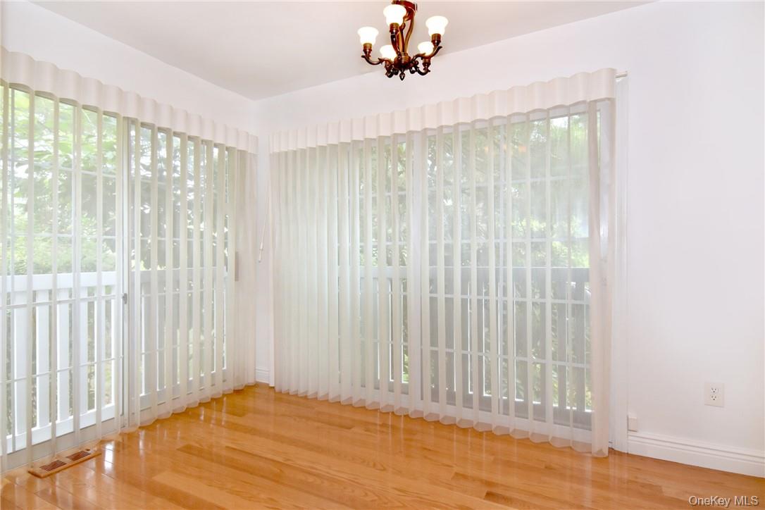 #8 photo, 352 Carroll Close, Tarrytown , NY 10591