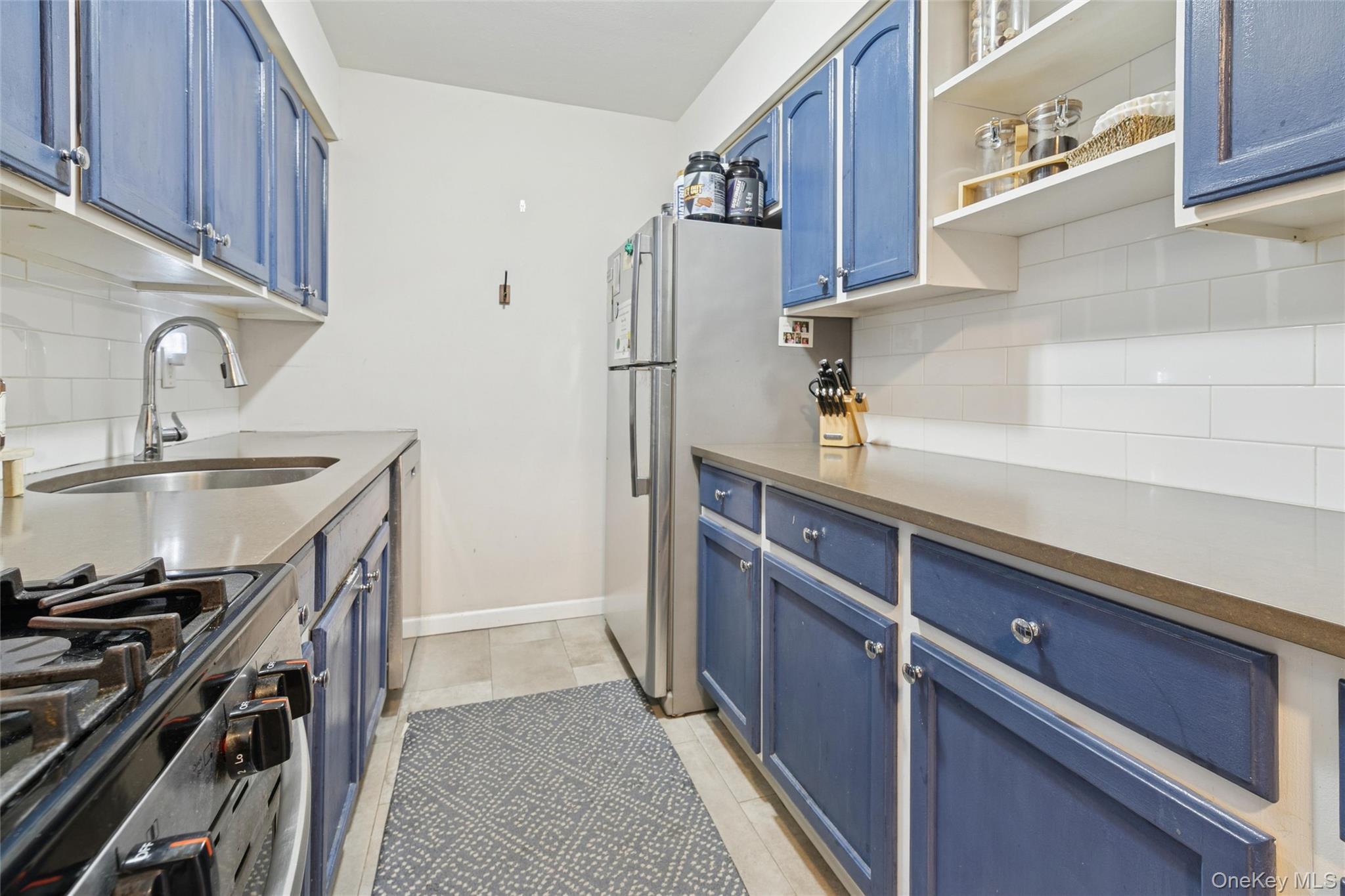 #5 photo, 141 Pointe Circle N, Coram , NY 11727