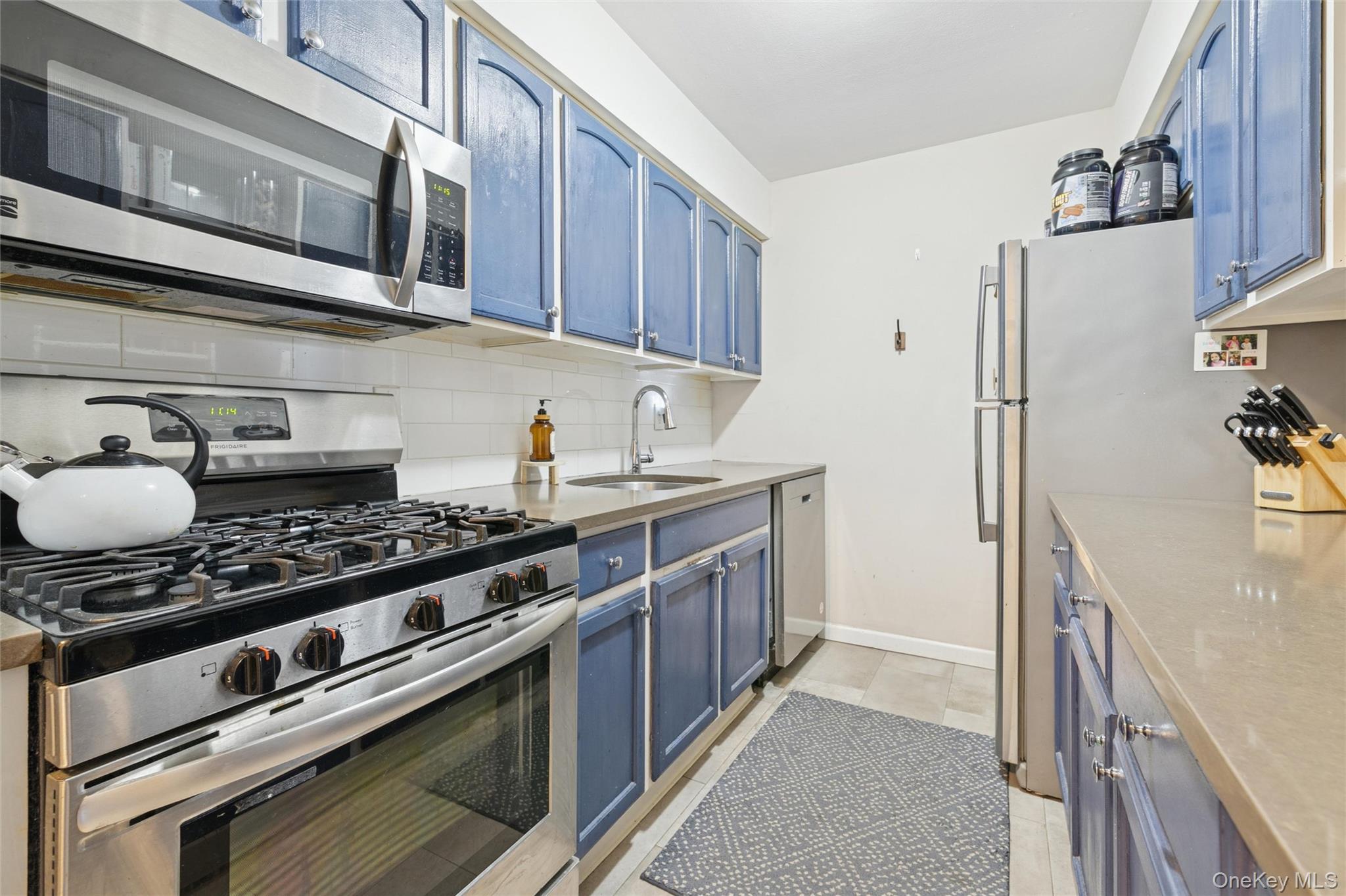 #6 photo, 141 Pointe Circle N, Coram , NY 11727