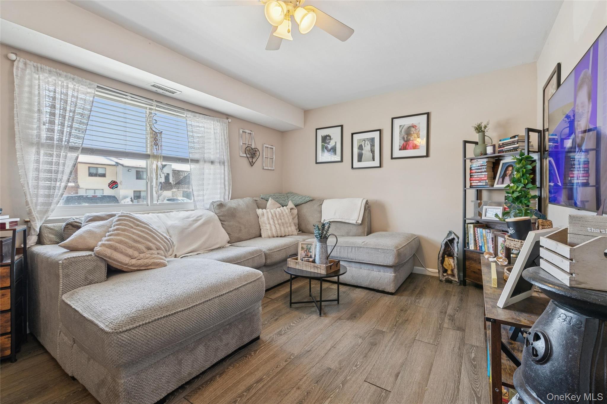 #7 photo, 141 Pointe Circle N, Coram , NY 11727