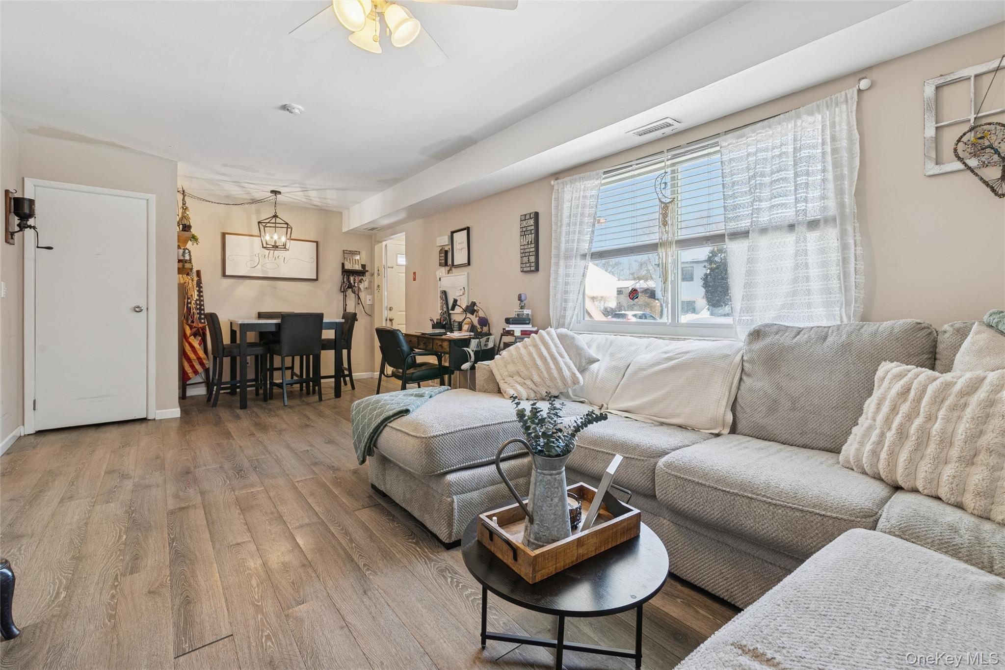 #8 photo, 141 Pointe Circle N, Coram , NY 11727