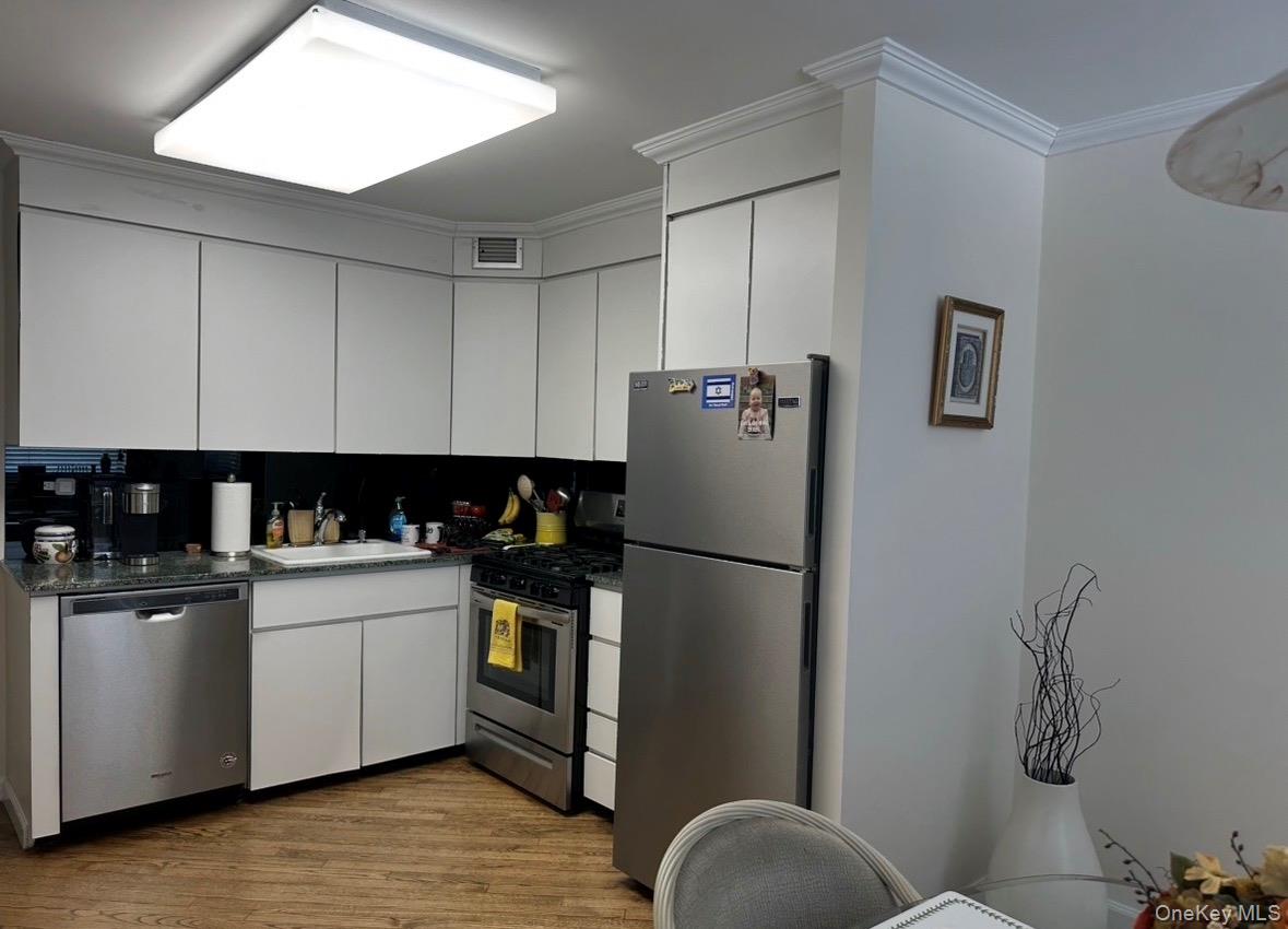 #6 photo, 1 BAY CLUB Drive, Bayside , NY 11360