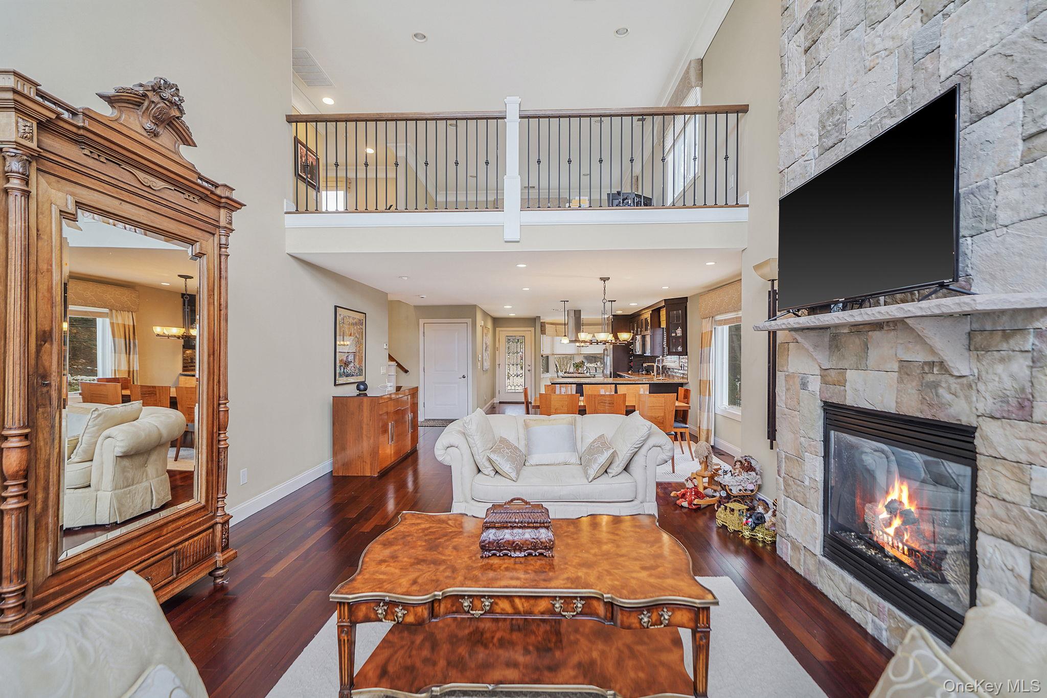 #14 photo, Port Jefferson, سوفولك Port Jefferson , NY 11777