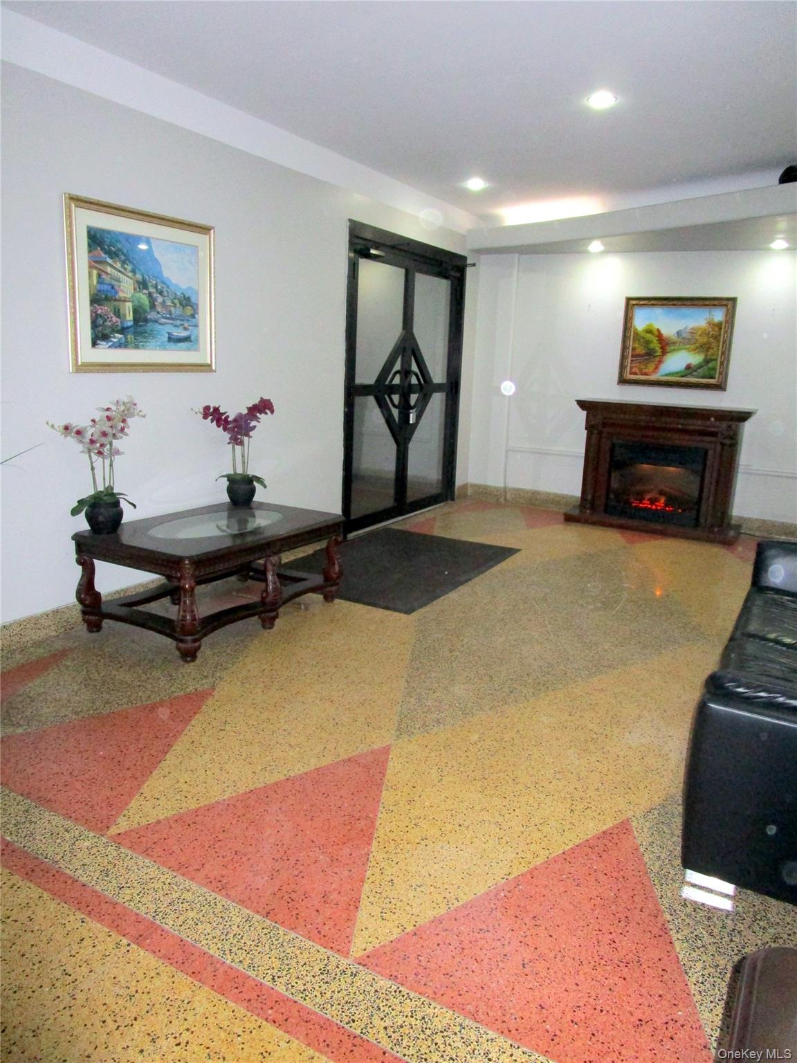 #15 photo, 585 McLean Avenue, Yonkers , NY 10705