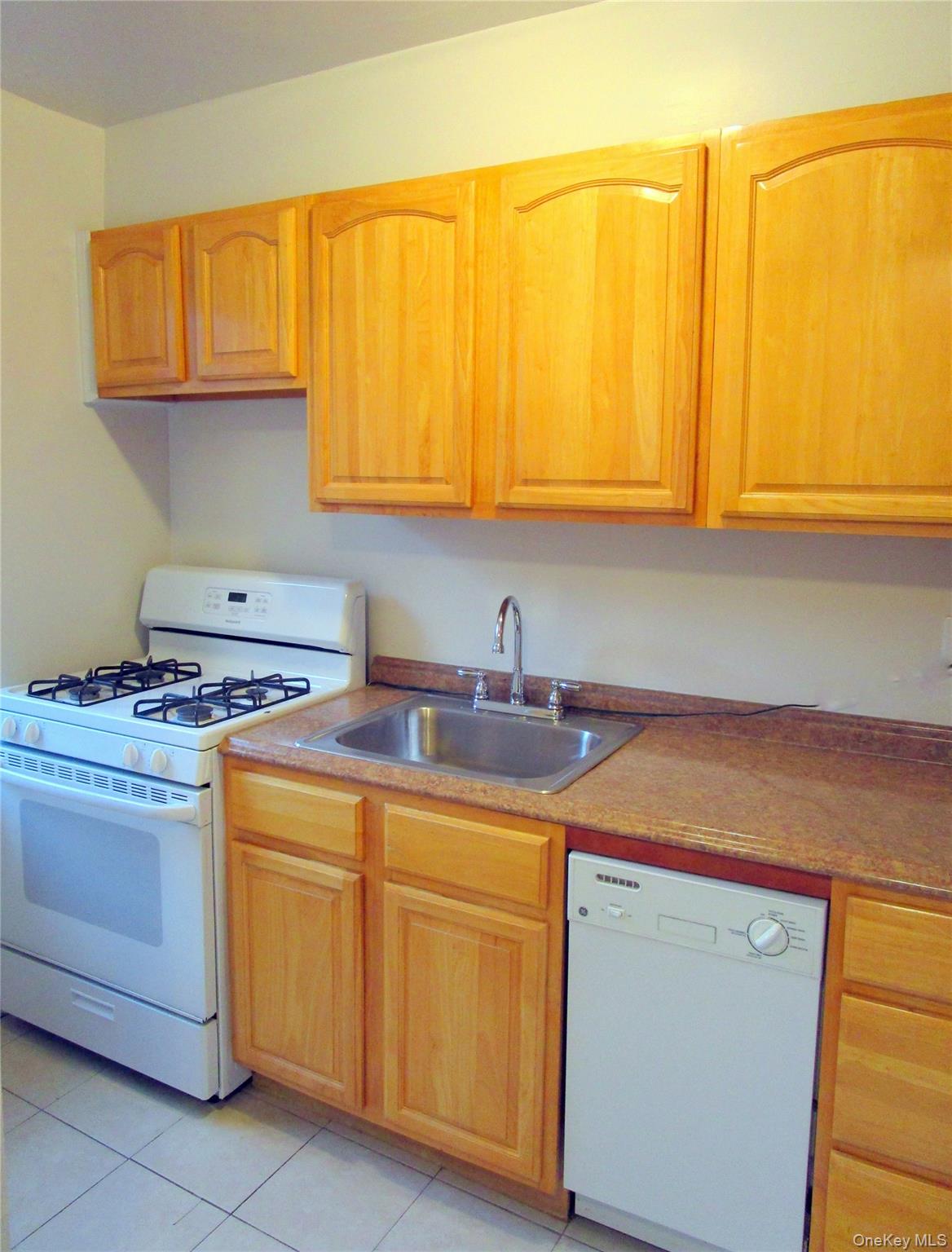 #7 photo, 585 McLean Avenue, Yonkers , NY 10705