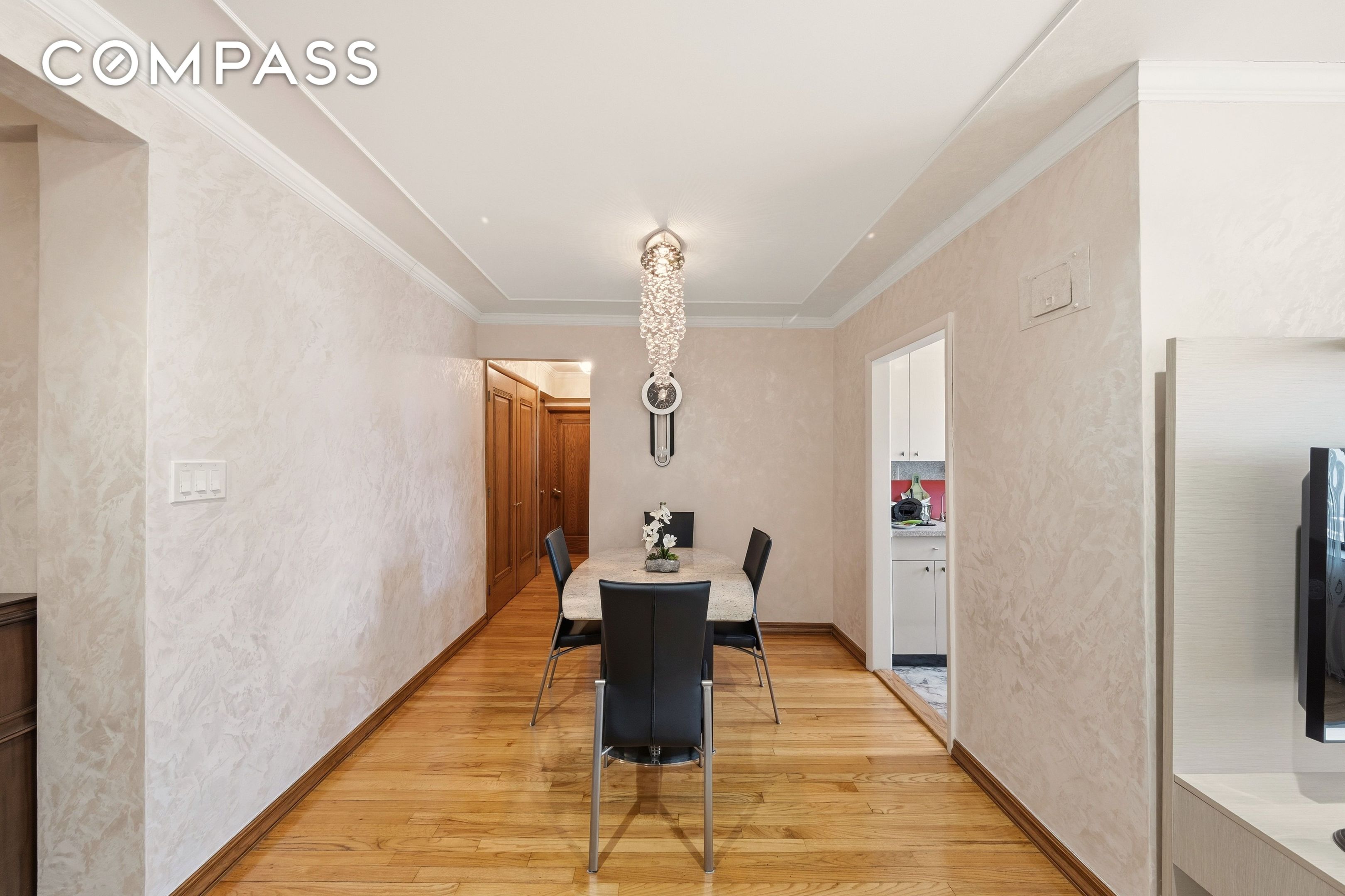 #5 photo, 2620 Ocean Parkway, Gravesend , NY 11235