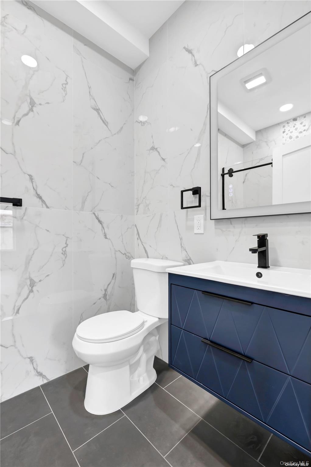 #11 photo, 533 Greenwich Street, ناسو Hempstead , NY 11550