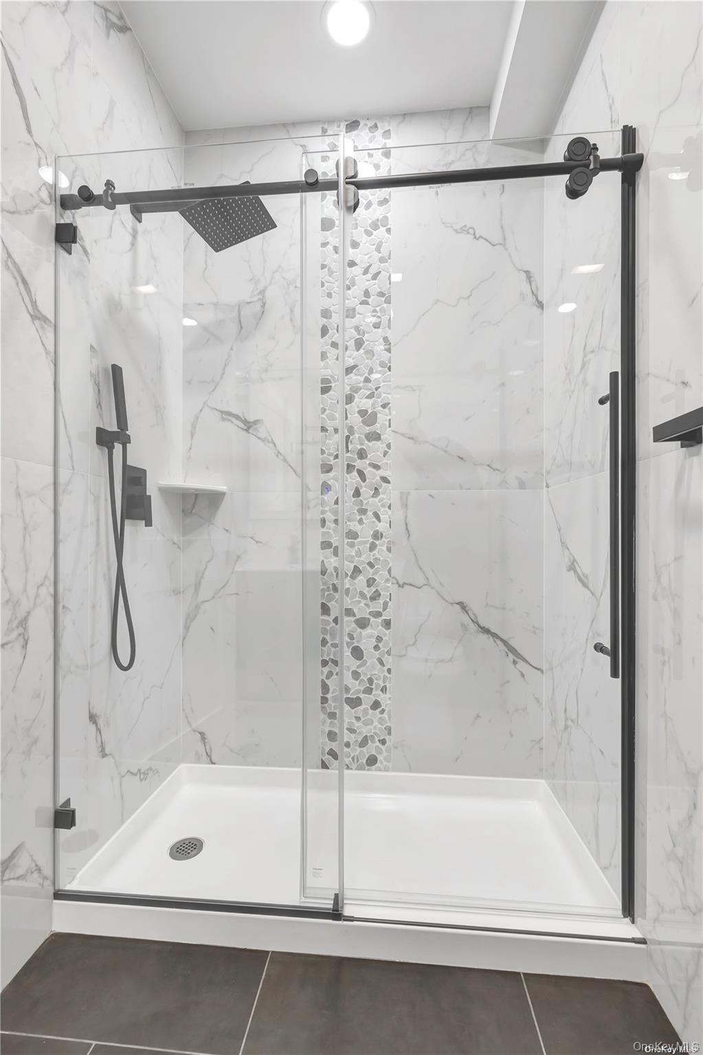 #12 photo, 533 Greenwich Street, ناسو Hempstead , NY 11550