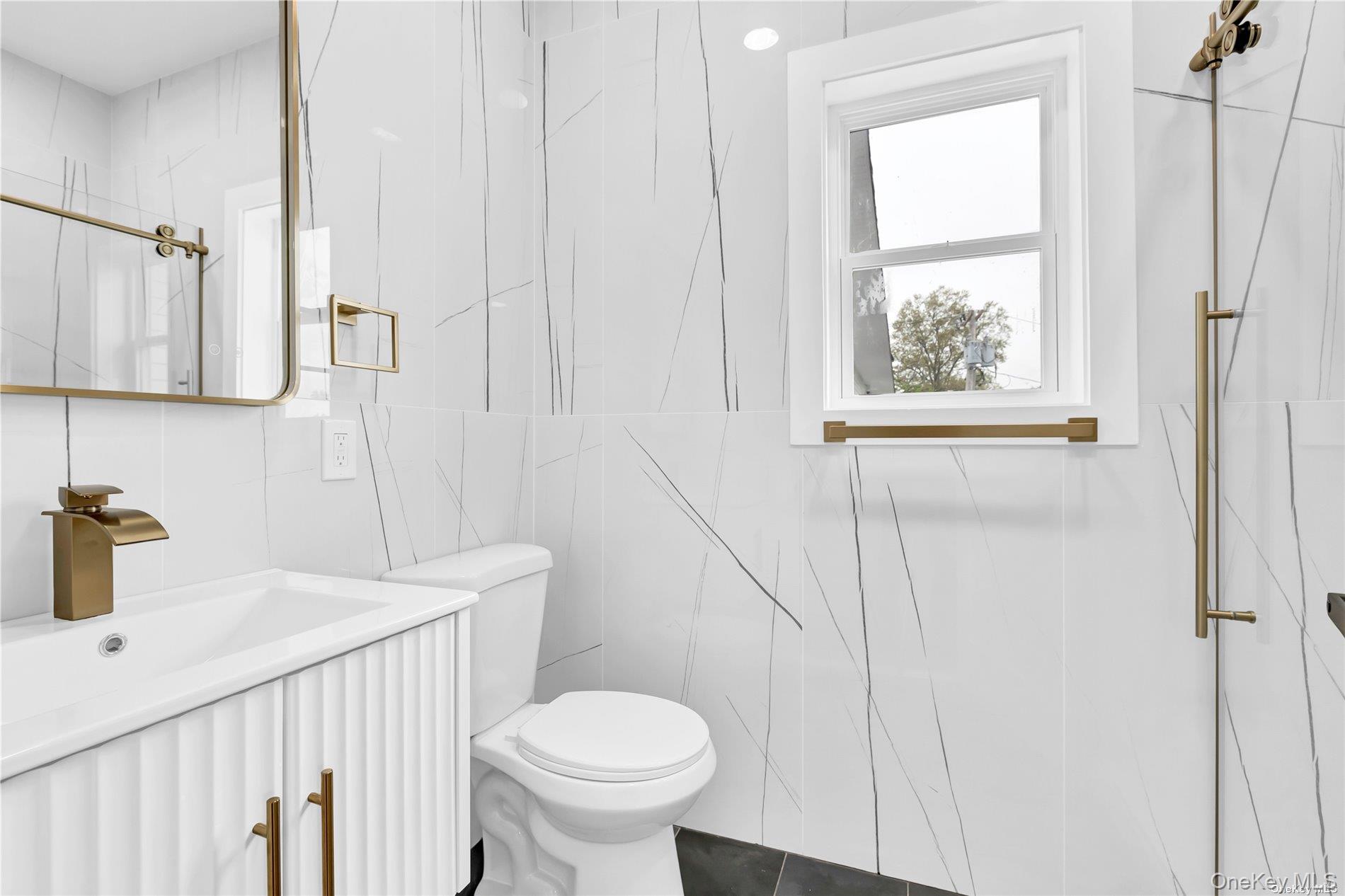 #15 photo, 533 Greenwich Street, ناسو Hempstead , NY 11550