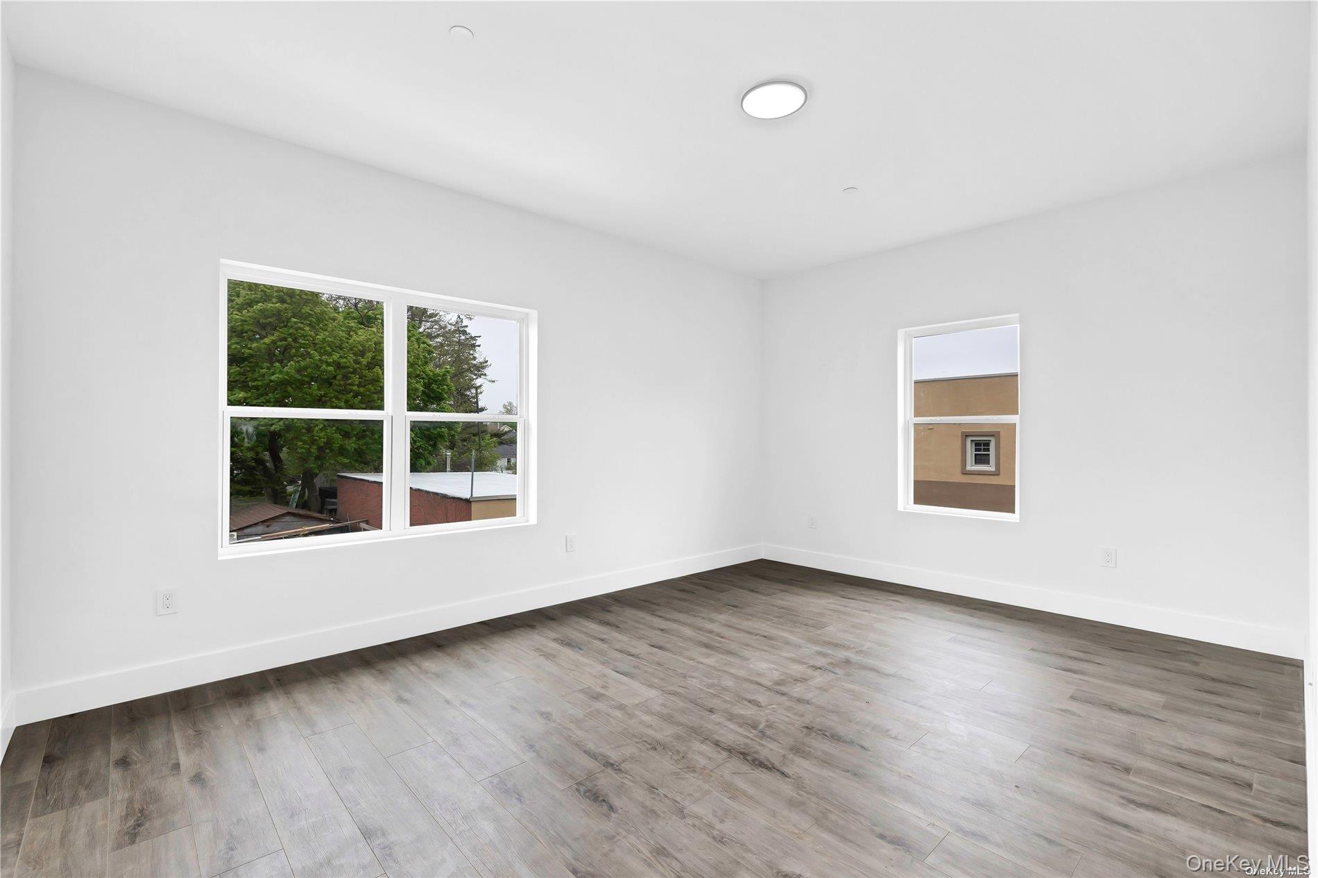 #16 photo, 533 Greenwich Street, ناسو Hempstead , NY 11550