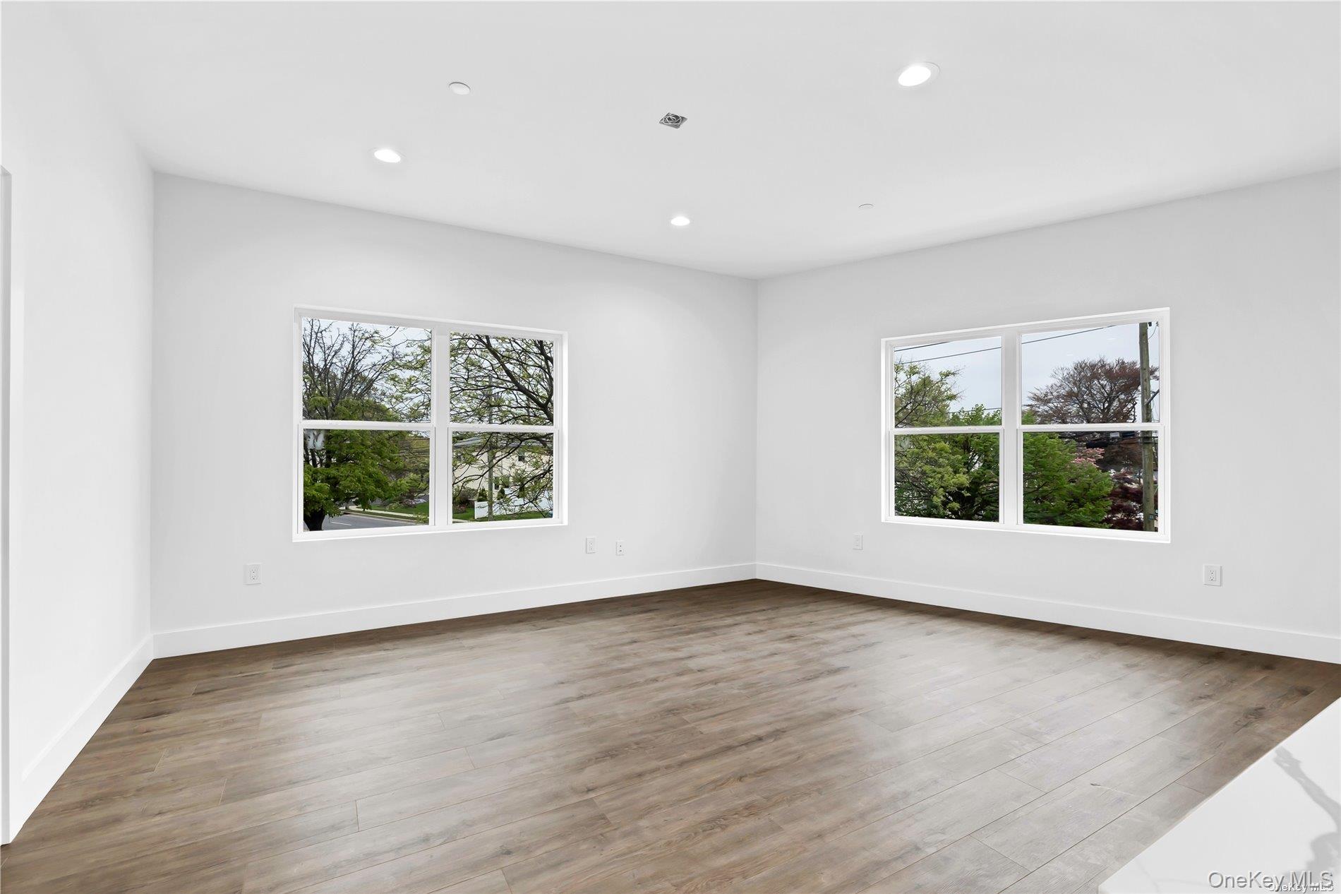 #6 photo, 533 Greenwich Street, ناسو Hempstead , NY 11550