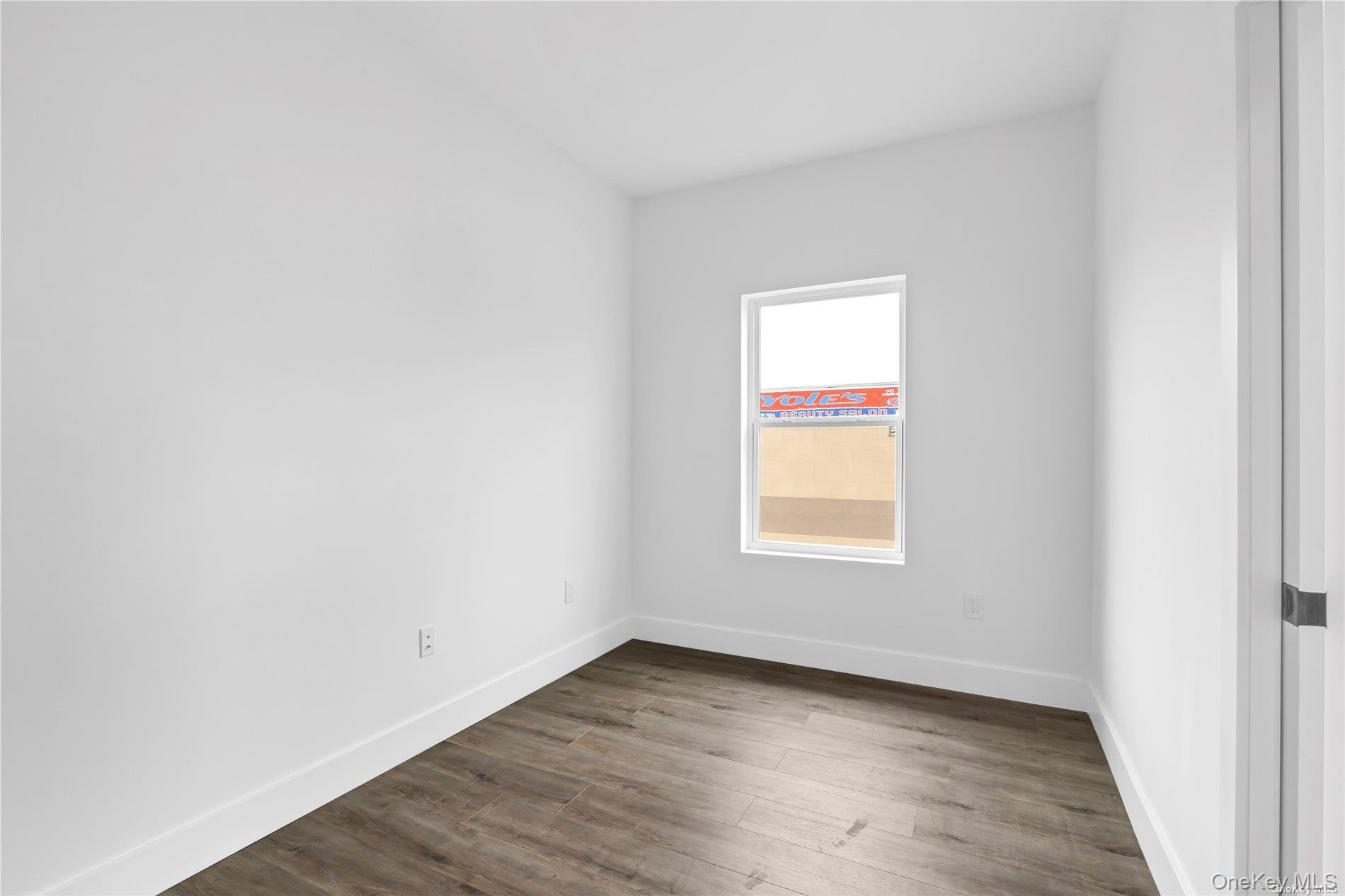 #8 photo, 533 Greenwich Street, ناسو Hempstead , NY 11550