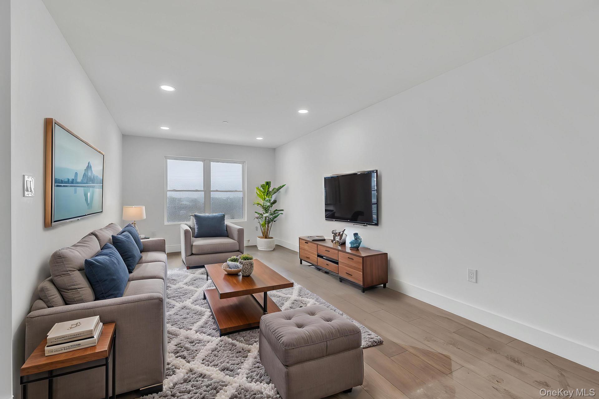 #1 photo, 74 Broadway, ناسو Freeport , NY 11520