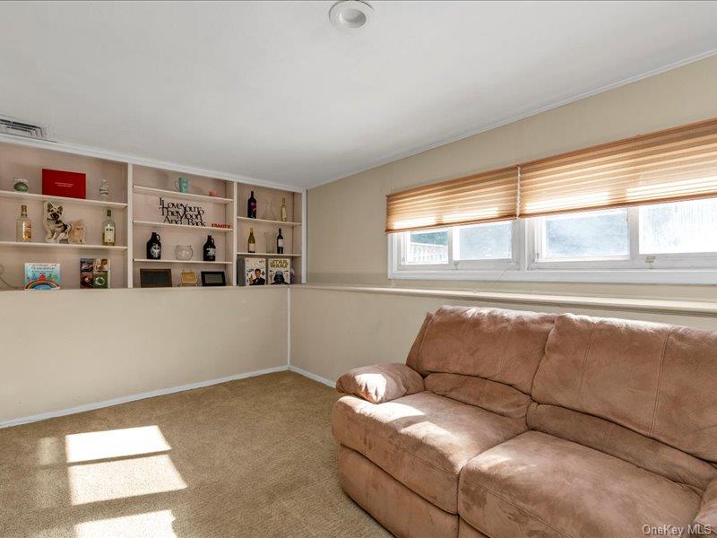 #10 photo, 1360 Wilson Road, ناسو East Meadow , NY 11554