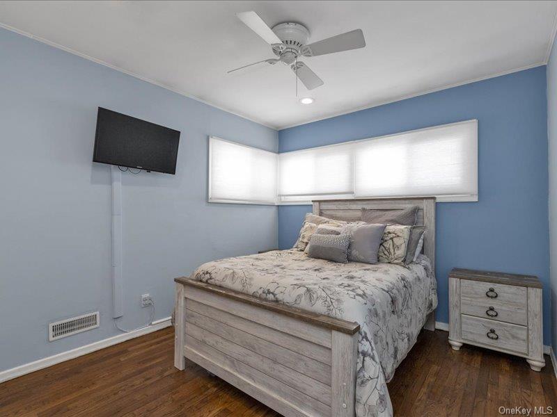 #15 photo, 1360 Wilson Road, ناسو East Meadow , NY 11554