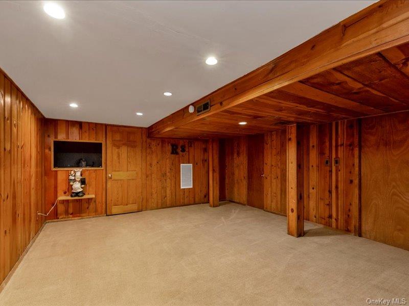 #17 photo, 1360 Wilson Road, ناسو East Meadow , NY 11554