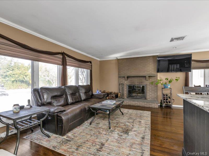 #3 photo, 1360 Wilson Road, ناسو East Meadow , NY 11554