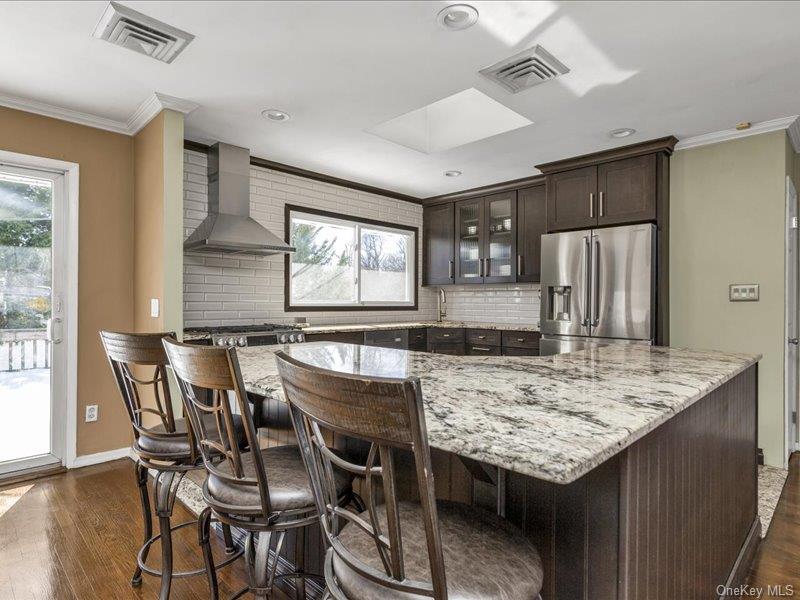 #7 photo, 1360 Wilson Road, ناسو East Meadow , NY 11554