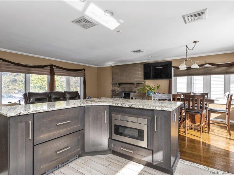 #8 photo, 1360 Wilson Road, ناسو East Meadow , NY 11554