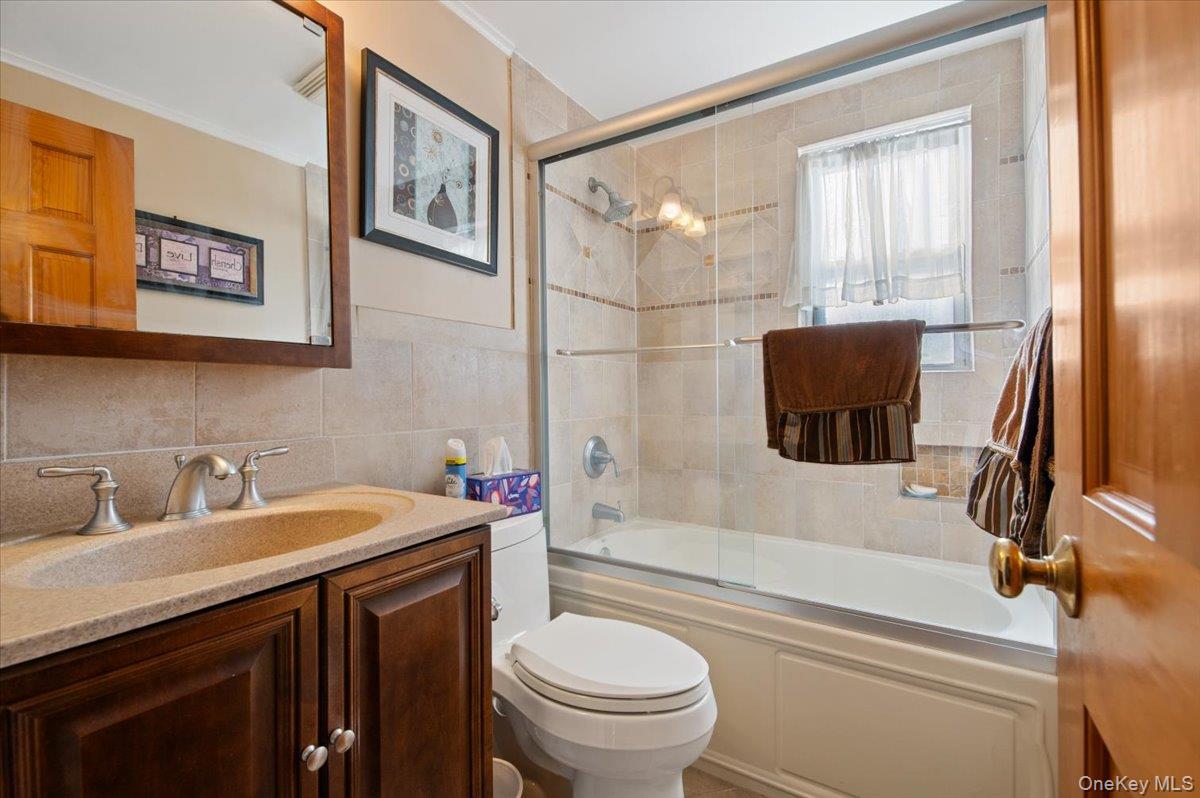 #13 photo, 132 E Cherry Street, Floral Park , NY 11001