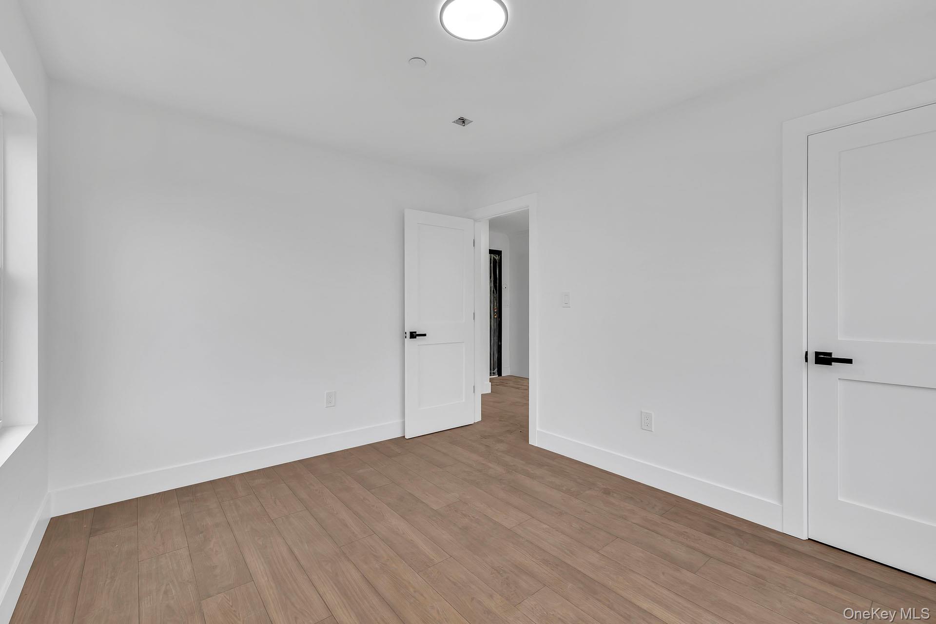 #14 photo, 74 Broadway, ناسو Freeport , NY 11520