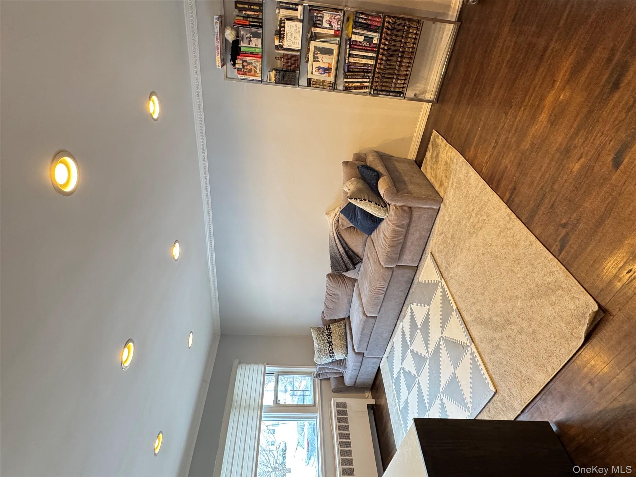 #6 photo, 68-45 138th Street, Flushing , NY 11367