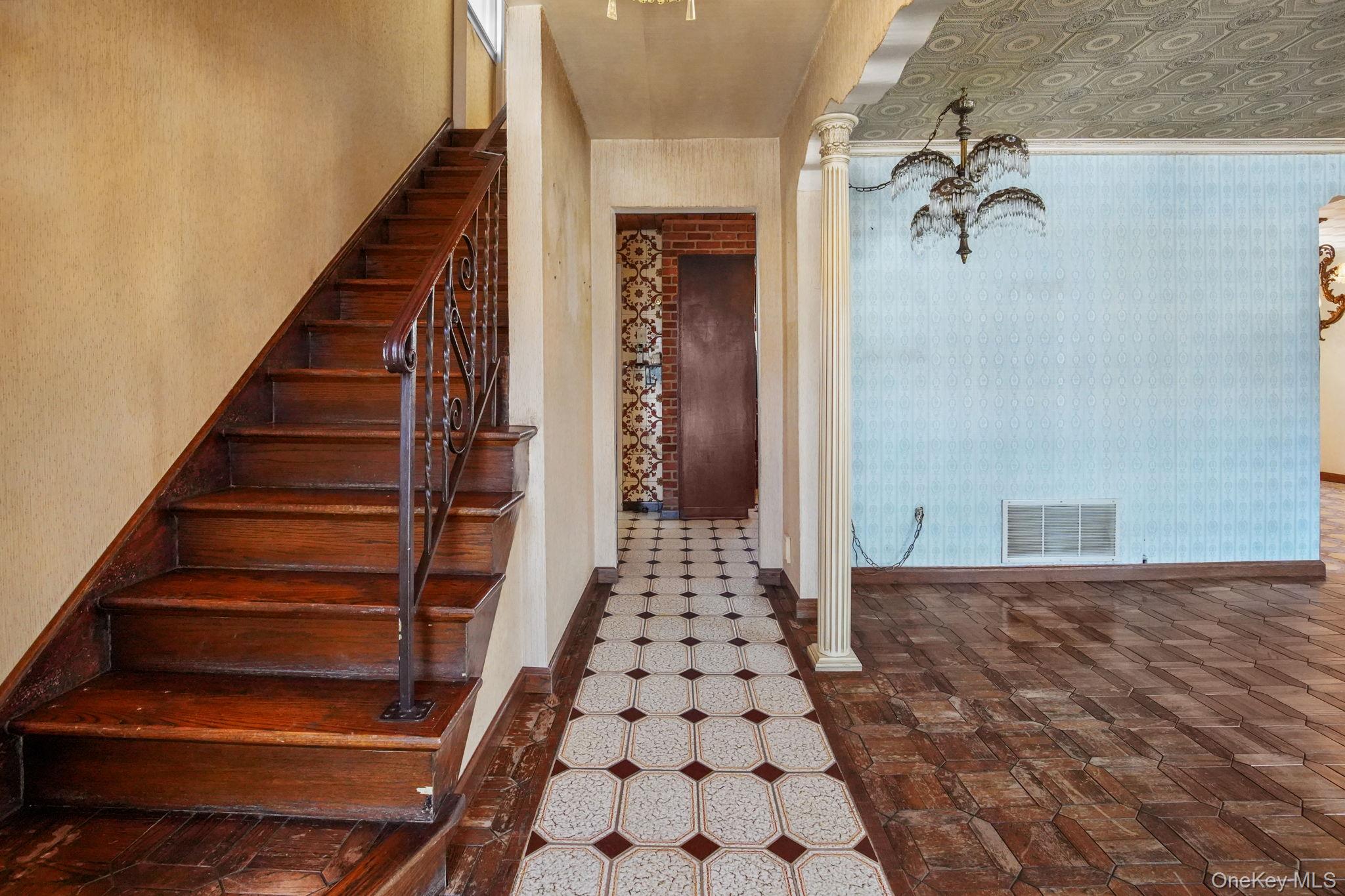 #4 photo, 192 Helena Avenue, Yonkers , NY 10710